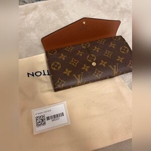 Louis Vuitton Sarah Wallet